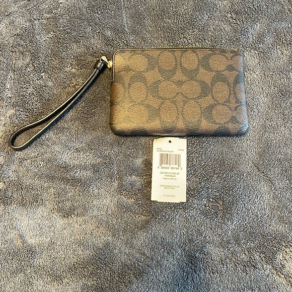 Coach wristlet signature - Picture 3 of 4